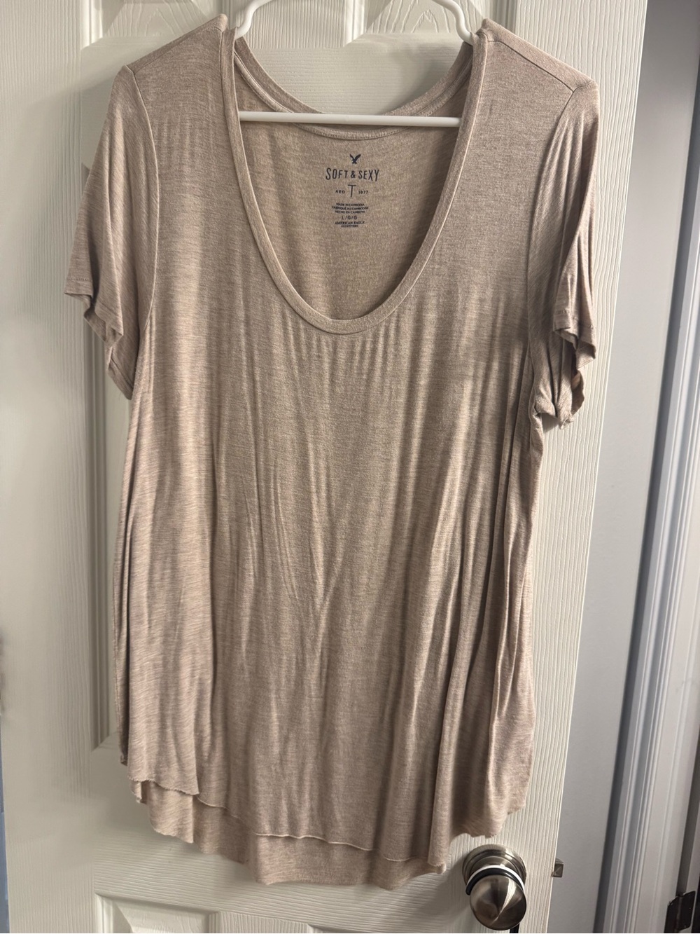 American Eagle Outfitters Taupe Scoop Neck Short Sleeve Tee